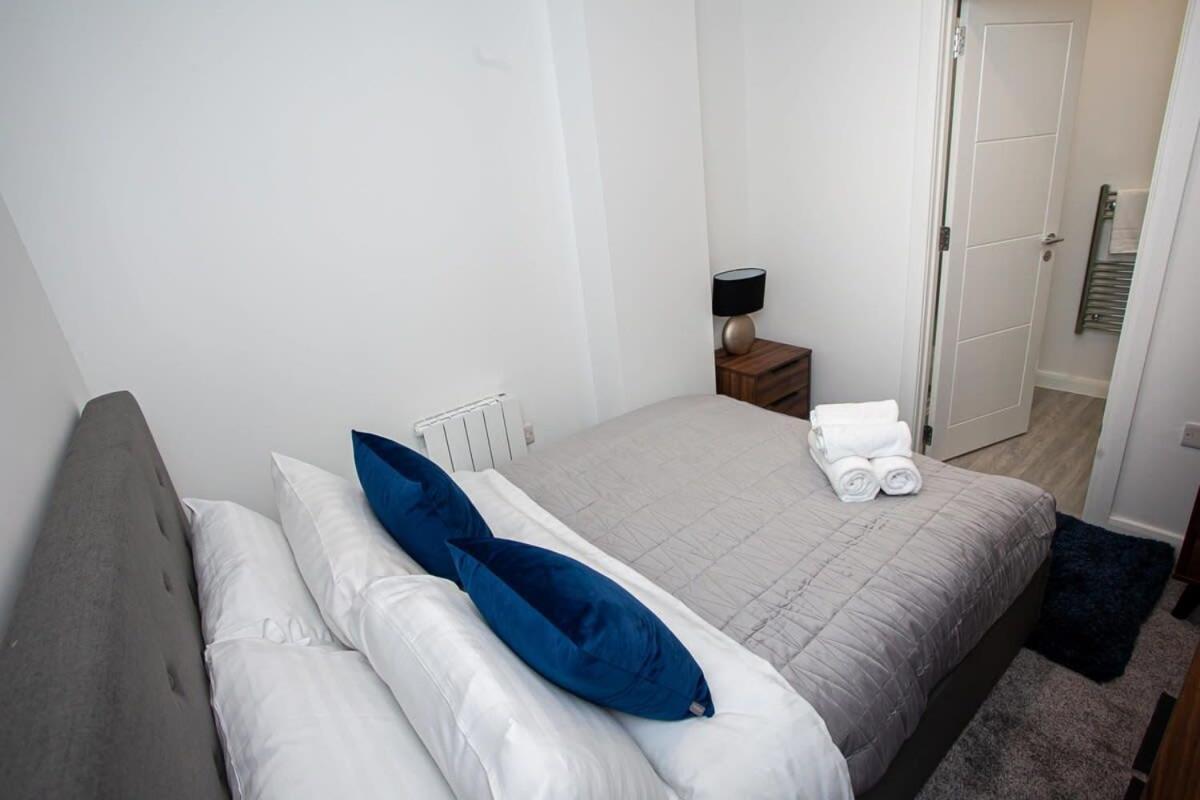 Lovely Open Plan 1 Bedroom Apartment In Bolton Ngoại thất bức ảnh