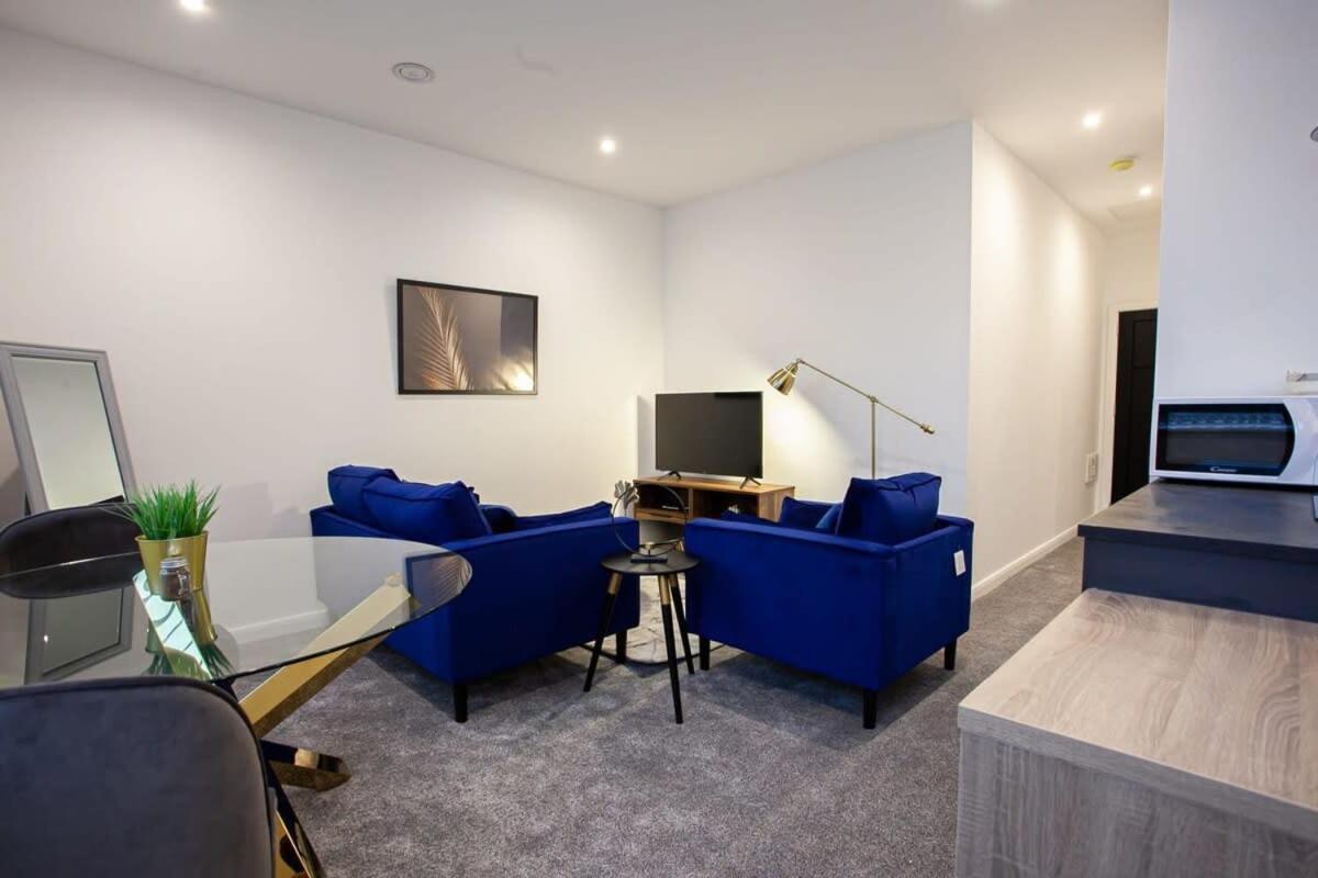 Lovely Open Plan 1 Bedroom Apartment In Bolton Ngoại thất bức ảnh